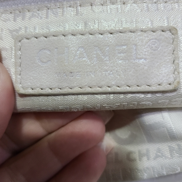 Chanel Bag - Picture 15 of 16